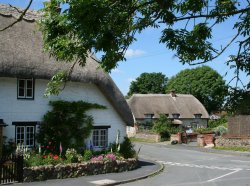 Thatched period cottage in Ashbury