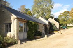 Some of the unique little cottages at Little Rollright Wallpaper