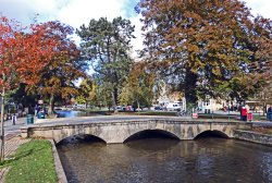 Bourton on the Water Wallpaper