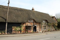 One of the few thatched cottages in Great Shefford Wallpaper