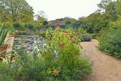 Hidcote Manor Garden Wallpaper