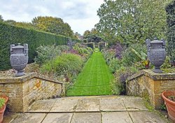 Hidcote Manor Garden Wallpaper