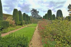 Hidcote Manor Garden Wallpaper