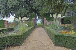 Hidcote Manor Garden Wallpaper