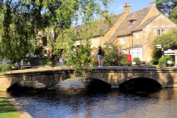 The Sherborne Street Bridge in Bourton on the Water Wallpaper