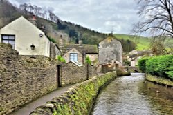 Peakshole Water Flowing Through Castleton in the Peak District Wallpaper