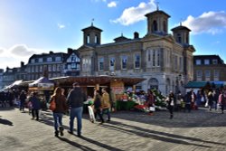 Kingston Market on a Sunny Winter's Afternoon Wallpaper