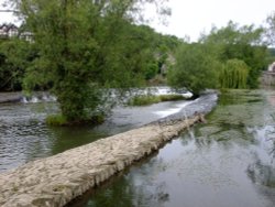 Horseshoe weir  Ludlow. Wallpaper