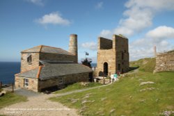 The engine house and shaft at Levant Mine Wallpaper