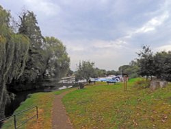 Loddon Marina in the River Chet Wallpaper