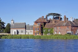 Lullingstone Castle Wallpaper