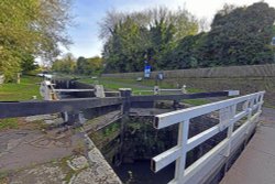 Caen Hill Locks, Devizes Wallpaper