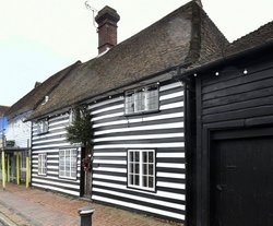 Cottage in Sissinghurst Wallpaper