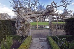 Hever Castle Gardens Wallpaper