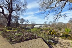 Garden at RHS Wisley Wallpaper