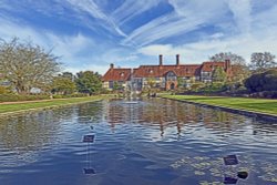 Garden at RHS Wisley Wallpaper