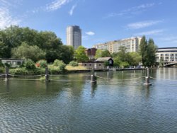 The River Thames near Reading Bridge Wallpaper