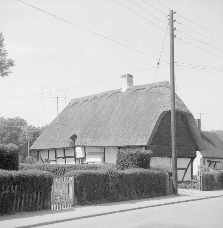 Frampton Old Thatched Cottage