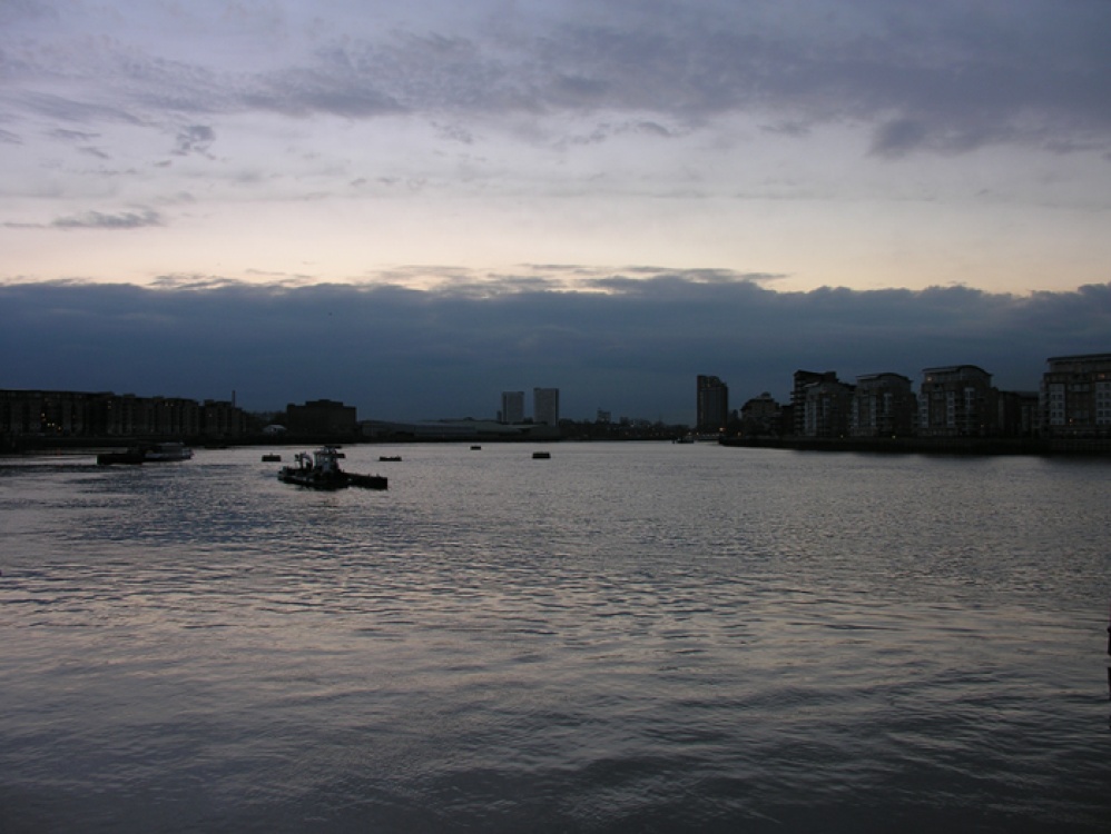 River Thames facing West, Greenwich, Greater London. Spring 2005
