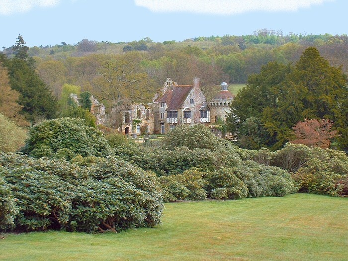 A picture of Scotney Castle