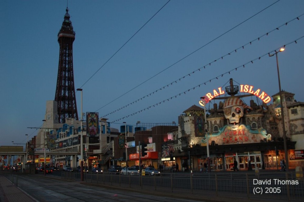 Picture of Coral Island and Blackpool Tower at Blackpool at night @ Nov 05