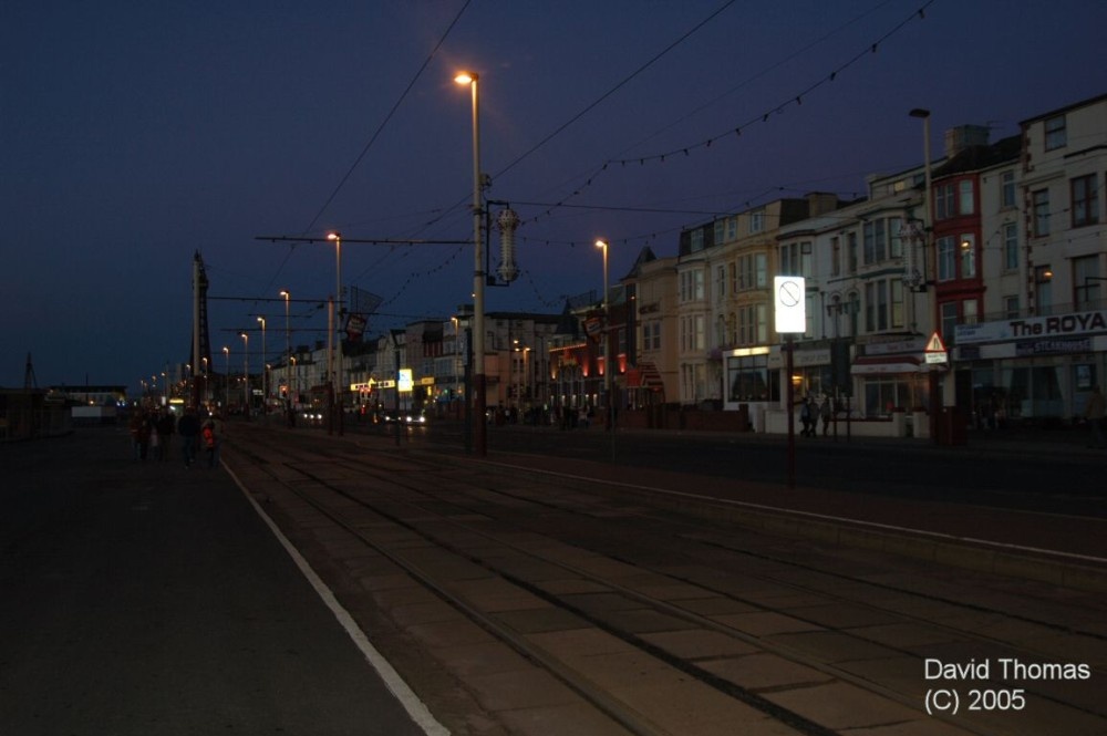 Picture of Blackpool Main Promenade at Night in Nov 05.