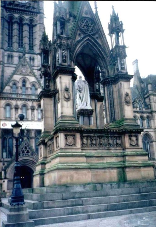 Albert Memorial and Town Hall in Manchester