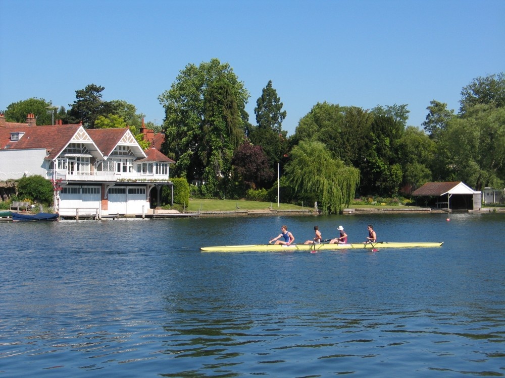Henley-on-Thames, crew in training