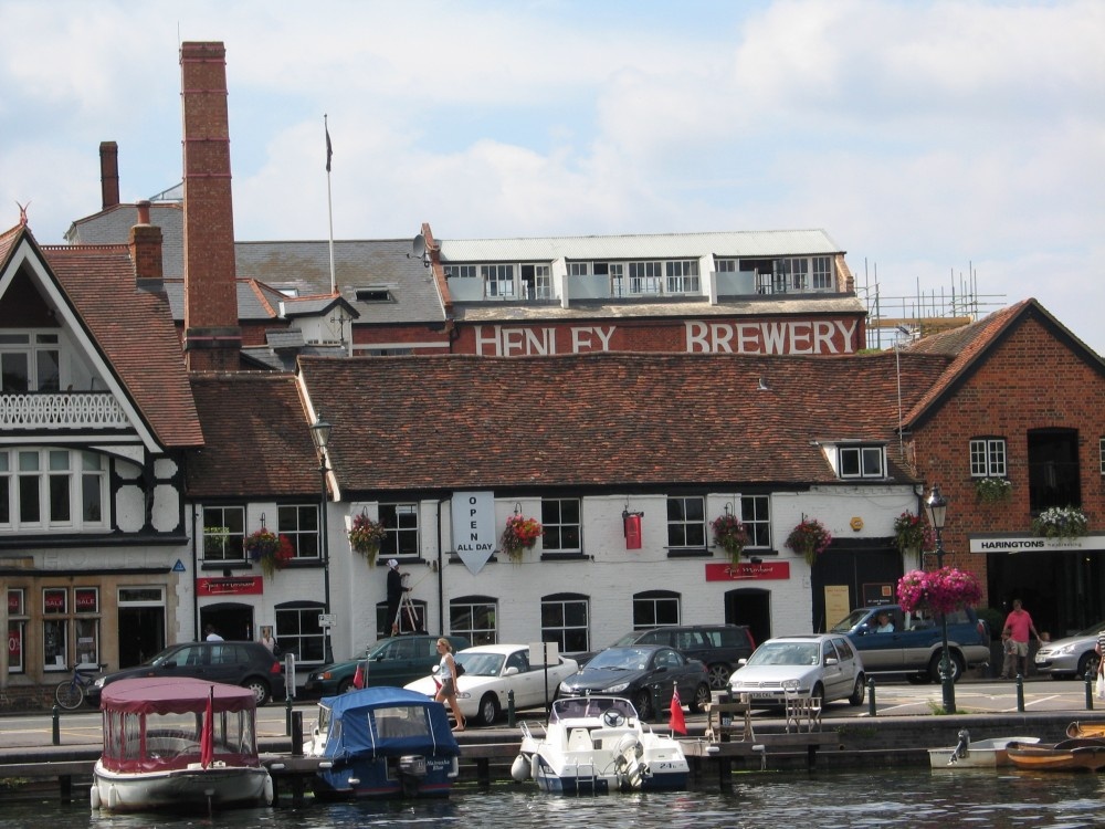 Henley-on-Thames. Riverside view, with old Henley Brewery in background