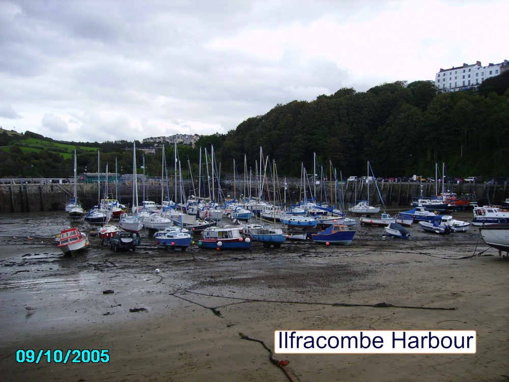 Ilfracombe Harbour, North Devon  - Waiting for water