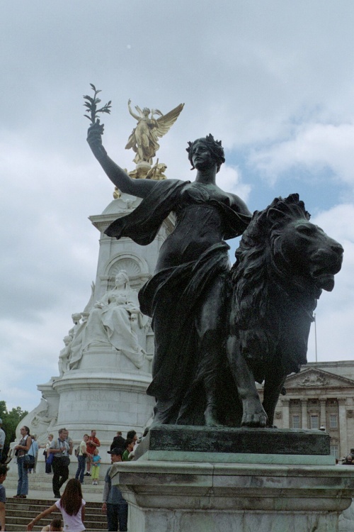 Victoria statue, Buckingham Palace, London