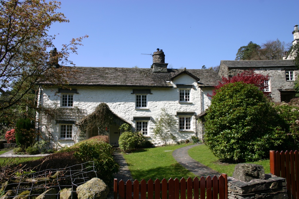 Cottages on the road to Rydal Mount