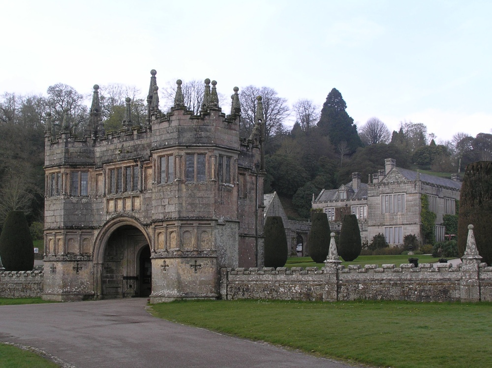 Lanhydrock house and gatehouse