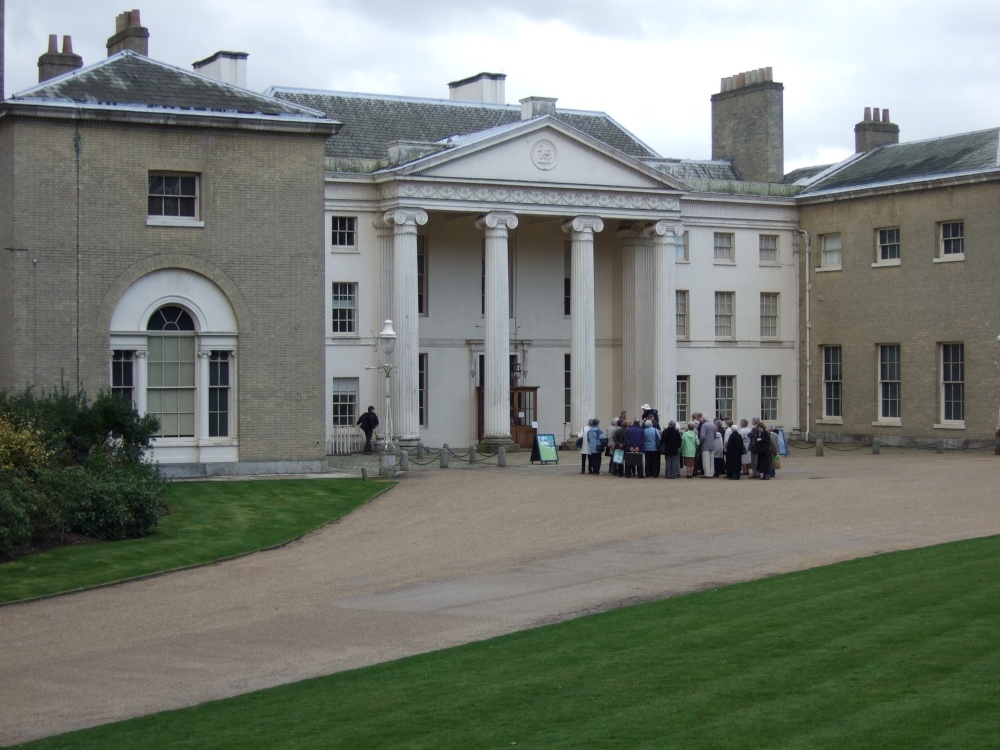 Tour group  'grouping' outside Kenwood House