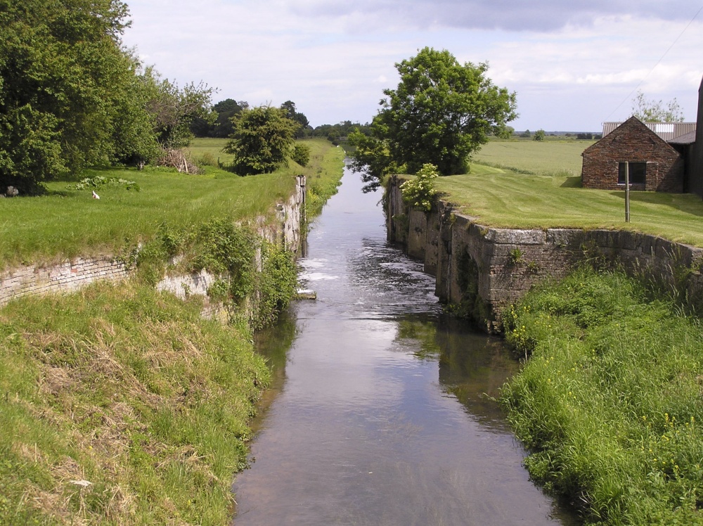 Louth canal at Alvingham