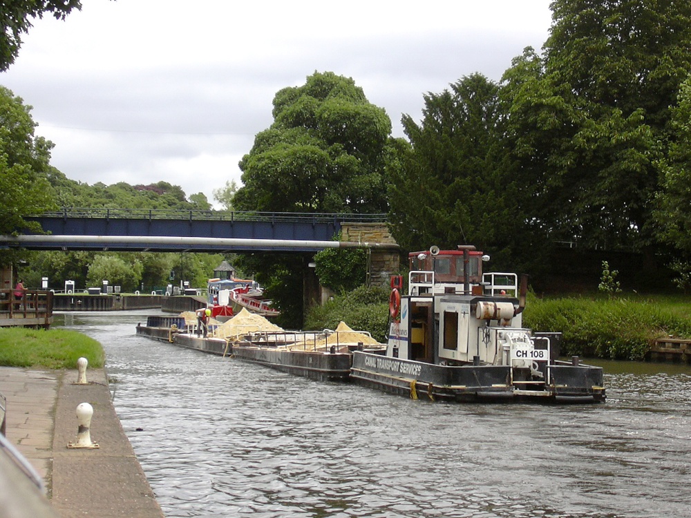 Workboat and barges entering Sprotbrough lock