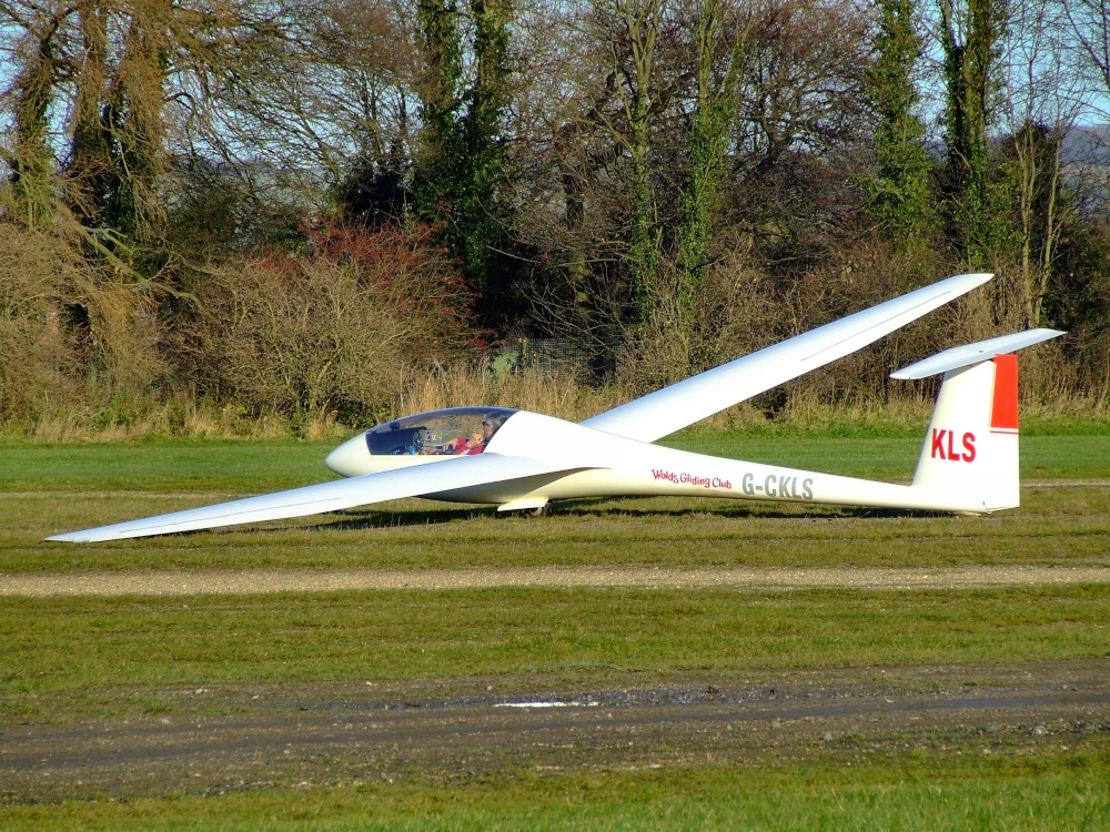 Wolds Gliding Club glider