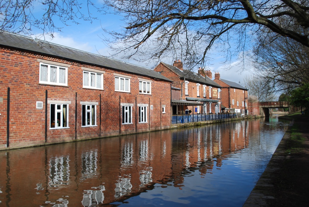 Stoke Prior along the Canal