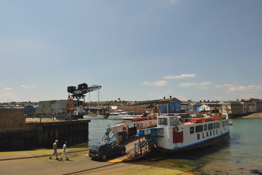 East Cowes Chain Ferry and Shipyard Crane  - May 2009