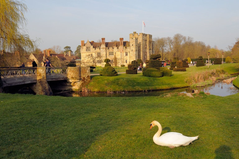 Hever Castle - Castle and Swan ~ March 2009