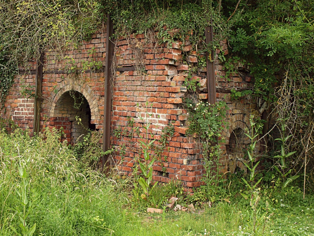 Brick kiln by the Oxford Canal, Fenny Compton