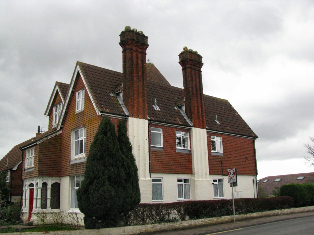 Houses in Brundall with high Chimneys.