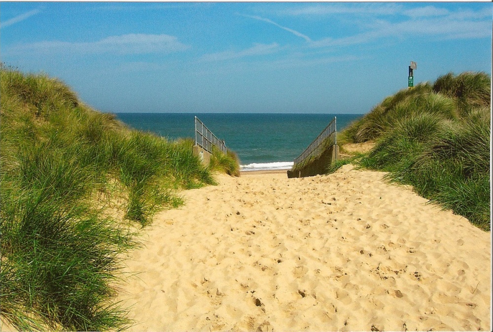 Sandy access to Waxham beach