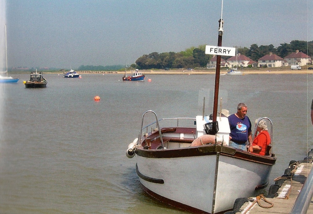 Ferry arriving at Old Felixstowe from Bawdsey.