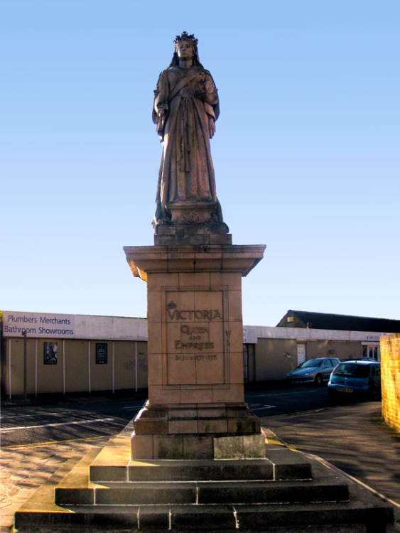 Queen Victoria Statue, Darnley Rd