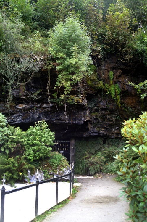 The path leading to the Caverns.