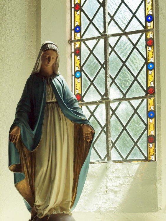 Statuette. St. Mary's Church, Ardley-with-Fewcott, Oxon.