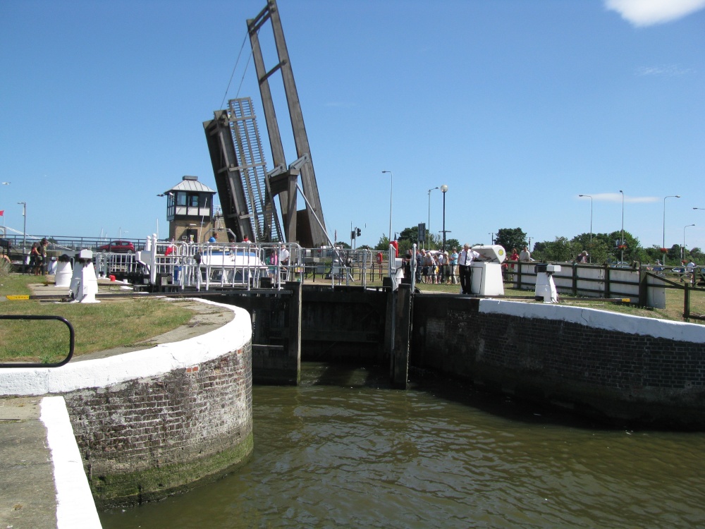 Opening of the road bridge also the lock gates