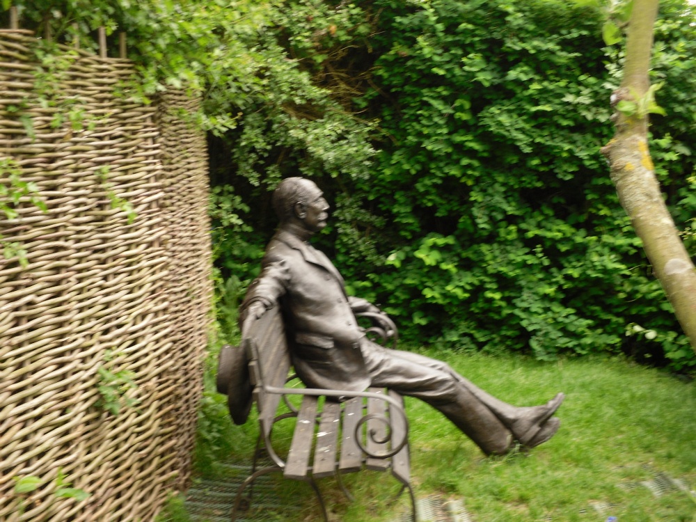 Lower Broadheath, a sculpture of Elgar in the garden of his museum