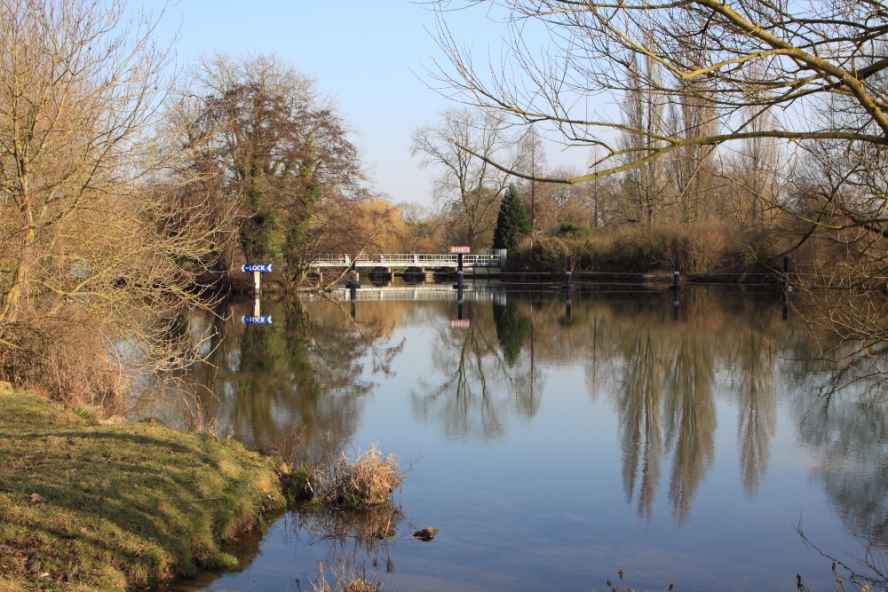 The Thames and Shiplake Weir